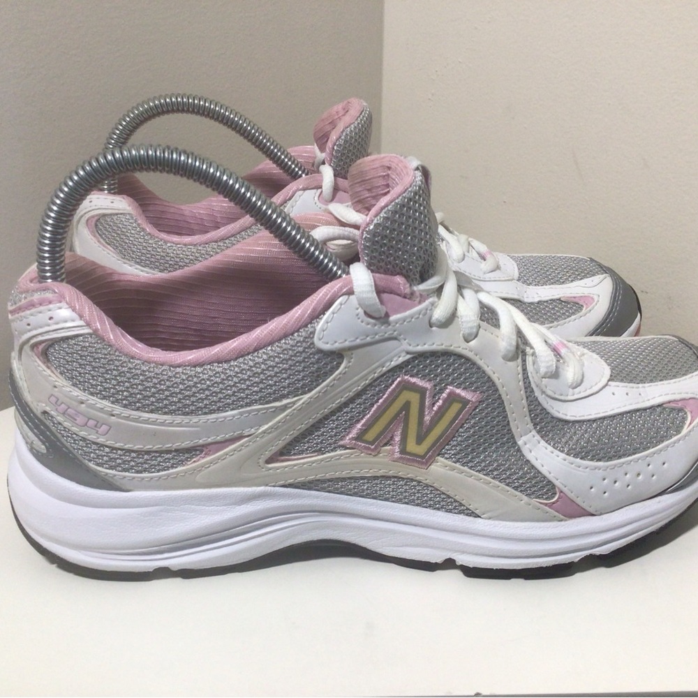 New Balance 494- Women’s 8